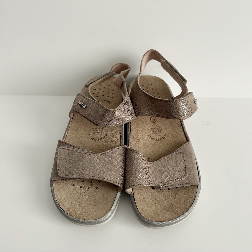 Fly Flot Sandals